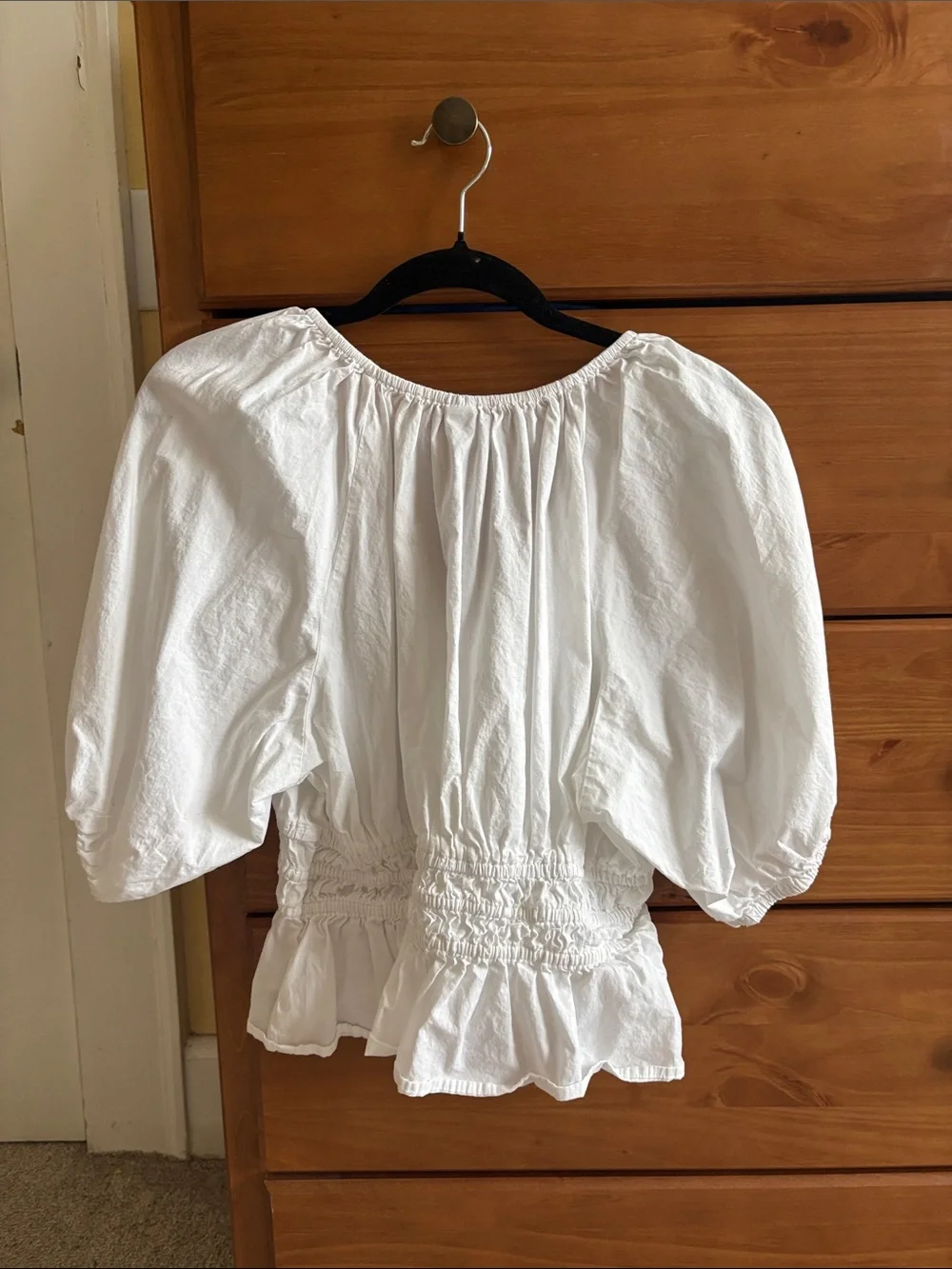 Old Navy petite Medium White V-Neck Puff Sleeve Smocked Peplum Top 100% cotton